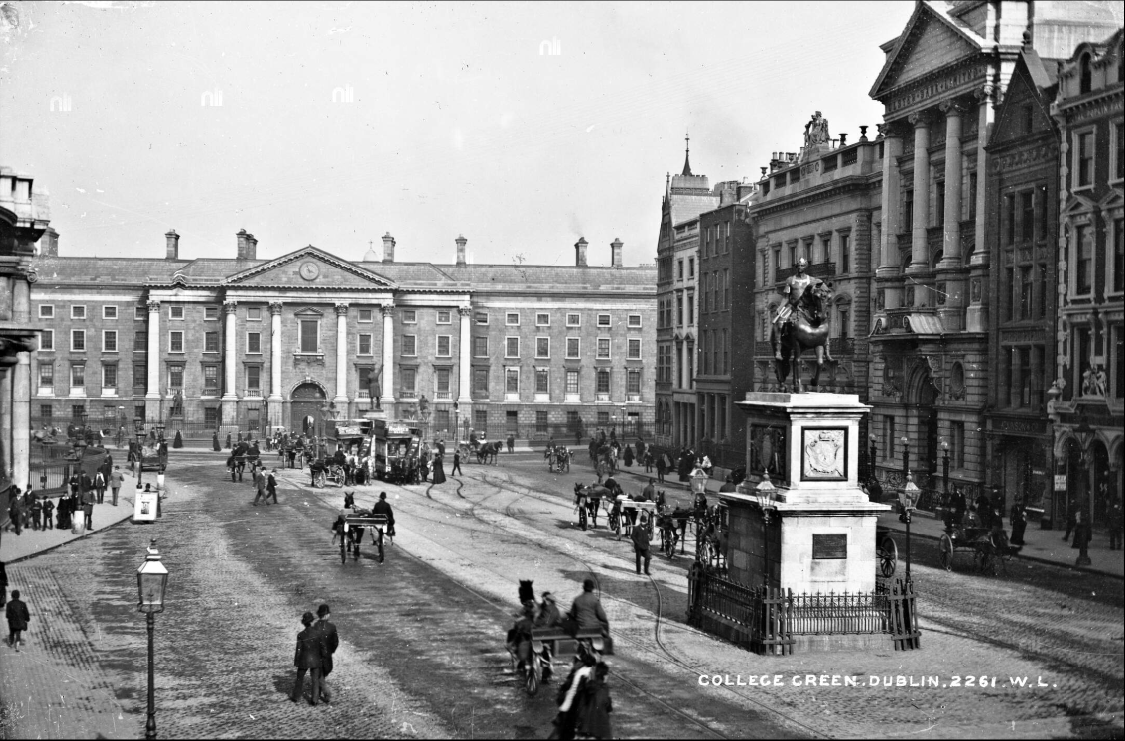 King William III statue on College Green